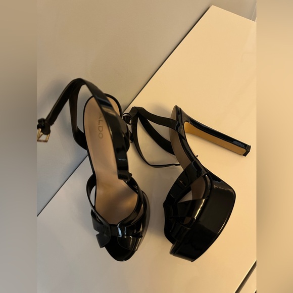 Also high heel plate from sandals. - Picture 5 of 12